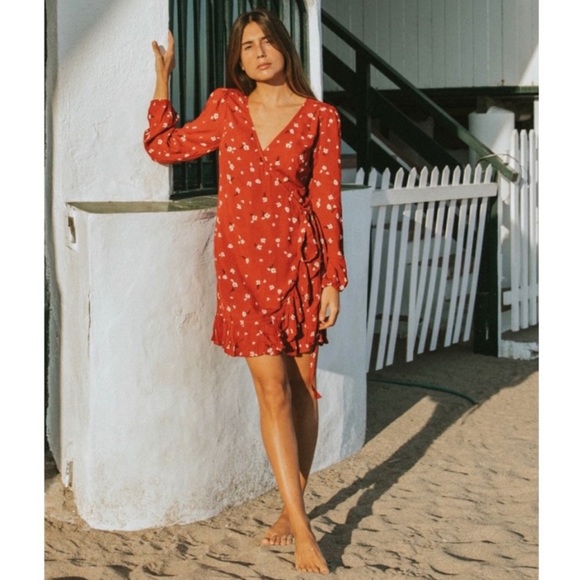 🔥🔥BILLABONG - LOVIN YOU LONG SLEEVE WRAP DRESS🔥🔥 - Picture 2 of 9